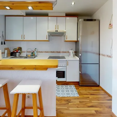 Sun&jacuzzi Apartment *